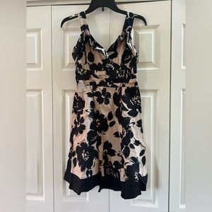 Perceptions black/tan flower dress